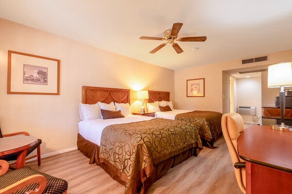 Foto van 2 tweepersoonsbedden (queensize) | NSMK | Yuma, Arizona - BedRoom