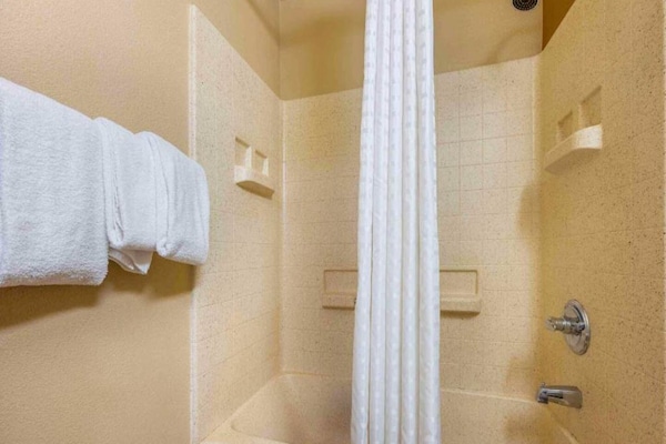 Foto van 1 Queensize Bed | Niet-roken, Keuken, Slaapbank - Vakantiehuis in Florence - BathRoom