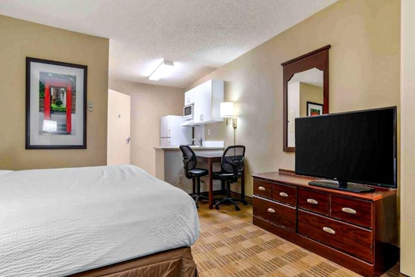 Foto van 1 Queensize Bed | Niet-roken, Keuken - Vakantiehuis in Huntsville AL - BedRoom