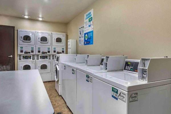 Foto van 1 Tweepersoonsbed | Roken, Keuken - Vakantiehuis in Bossier City - Facilities