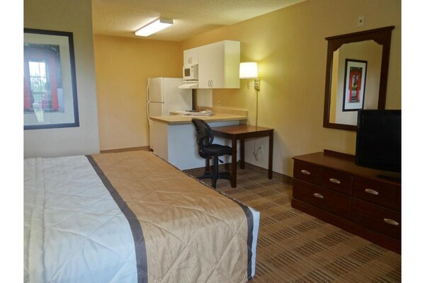 Foto van 1 Queensize Bed | Ada/ri Douche/roken/keuken - Vakantiehuis in Fresno CA - BedRoom