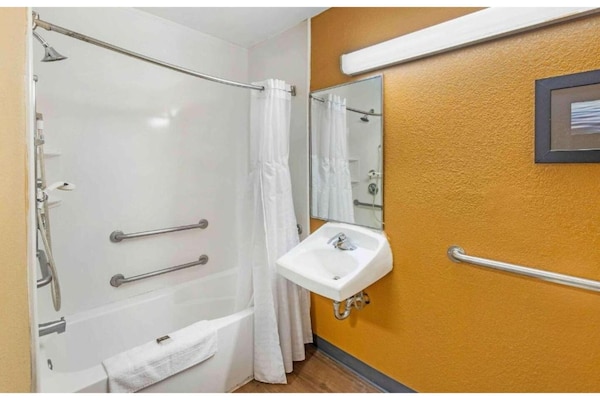 Foto van 2 Tweepersoonsbedden | Niet-roken, Keuken - Vakantiehuis in Sacramento CA - BathRoom