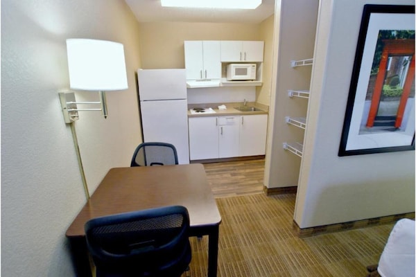 Foto van 1 Queensize Bed | Niet-roken, Keuken - Vakantiehuis in Sacramento CA - Kitchen