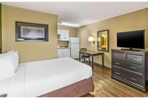 Foto van 1 Queensize Bed | Niet-roken, Keuken - Vakantiehuis in Sacramento CA - BedRoom
