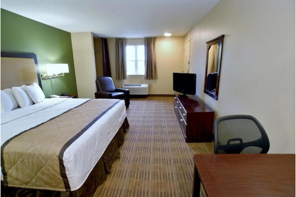 Foto van 1 Queensize Bed | Niet-roken, Keuken - Vakantiehuis in Sacramento CA - BedRoom