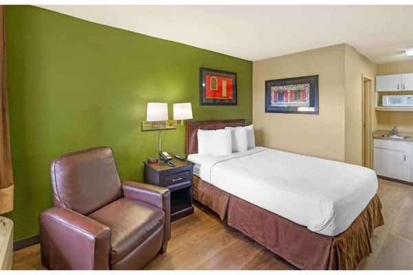 Foto van 1 Queensize Bed | Niet-roken, Keuken - Vakantiehuis in Sacramento CA - BedRoom