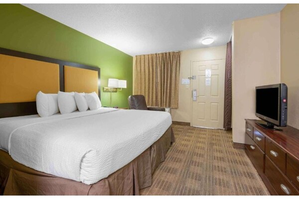 Foto van 1 Queensize Bed | Niet-roken, Keuken - Vakantiehuis in Sacramento CA - BedRoom