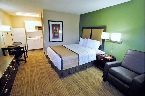 Foto van 1 Queensize Bed | Niet-roken, Keuken - Vakantiehuis in Sacramento CA - BedRoom