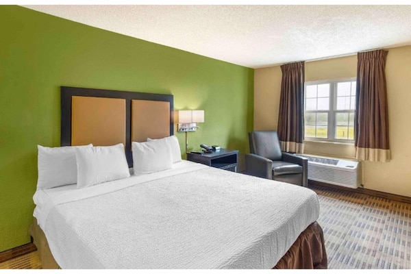 Foto van 1 Queensize Bed | Niet-roken, Keuken - Vakantiehuis in Sacramento CA - BedRoom