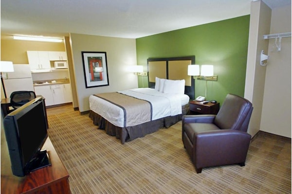 Foto van 1 Queensize Bed | Niet-roken, Keuken - Vakantiehuis in Sacramento CA - BedRoom