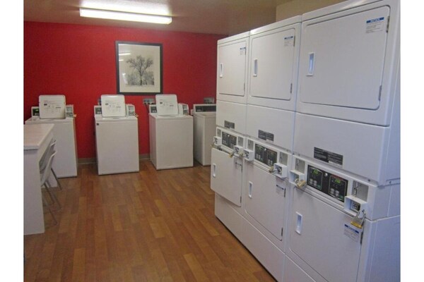 Foto van 1 Queensize Bed | Niet-roken, Keuken - Vakantiehuis in Sacramento CA - Facilities