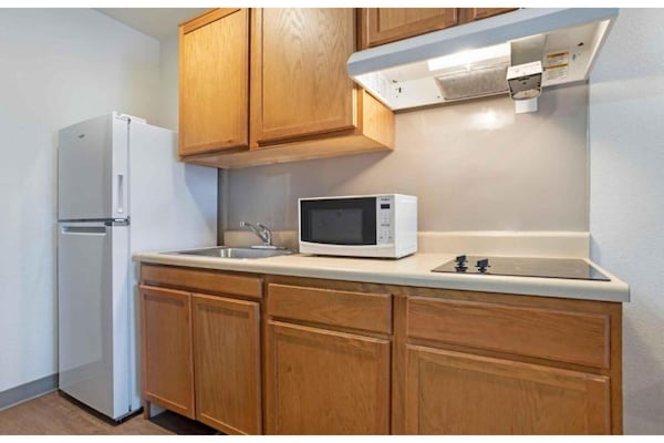Foto van Studio 6 Fort Myers | Gezellige kamer met 2 tweepersoonsbedden, NSMK | Keuken - Kitchen