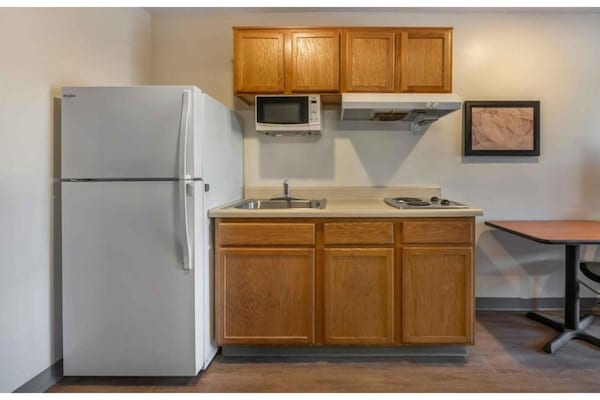 Foto van Studio 6 Fort Myers | Gezellige kamer met 2 tweepersoonsbedden, NSMK | Keuken - Kitchen