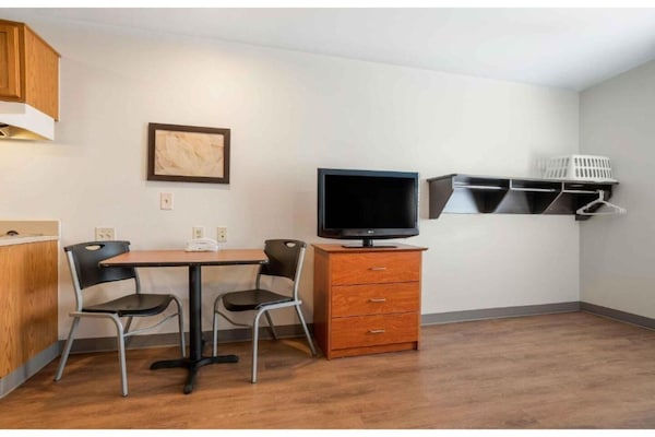 Foto van Studio 6 Fort Myers | Gezellige kamer met 2 tweepersoonsbedden, NSMK | Keuken - Kitchen