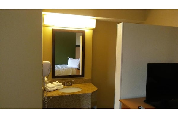 Foto van 1 Kingsize Bed | Niet-roken, Keuken - Vakantiehuis in Jacksonville - BedRoom