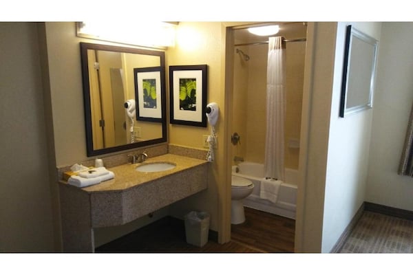 Foto van 1 Kingsize Bed | Niet-roken, Keuken - Vakantiehuis in Jacksonville - BathRoom