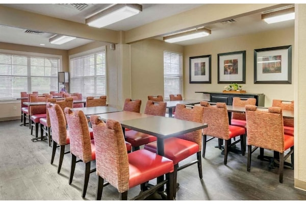 Foto van 2 Tweepersoonsbedden | Suite, Niet-roken, Keuken - Vakantiehuis in Jacksonville - FloorPlan