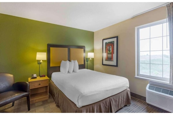 Foto van Studio 6 Vernon Hills | Relax Queen Bed, Nsmk | Keuken - BedRoom