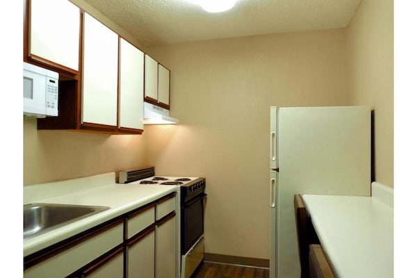 Foto van 1 Kingsize Bed | Toegankelijk Voor Gehoor, Keuken - Vakantiehuis in South Bend IN - Kitchen