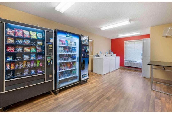 Foto van 1 Kingsize Bed | Toegankelijk Voor Gehoor, Keuken - Vakantiehuis in South Bend IN - Facilities