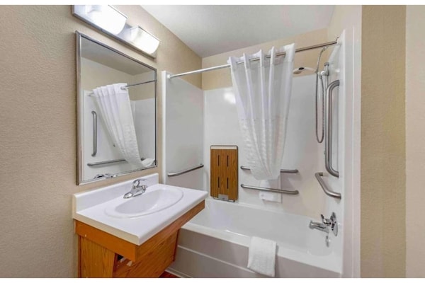 Foto van 2 Tweepersoonsbedden | Niet-roken, Keuken - Vakantiehuis in Wichita KS - BathRoom