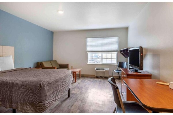 Foto van 1 Tweepersoonsbed | Ada/bad/niet-roken/keuken - Vakantiehuis in Wichita KS - BedRoom