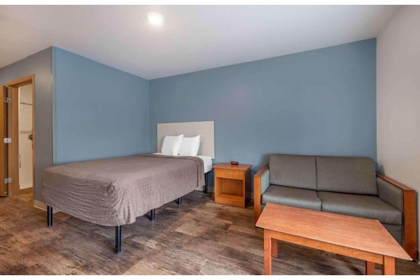 Foto van 1 Tweepersoonsbed | Ada/bad/niet-roken/keuken - Vakantiehuis in Wichita KS - BedRoom