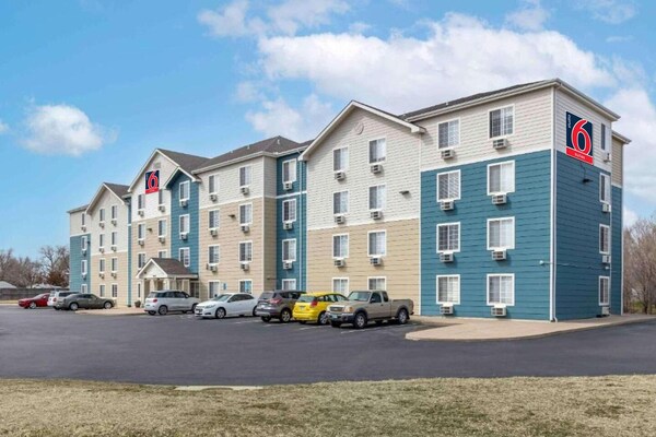 Foto van 1 Tweepersoonsbed | Ada/bad/niet-roken/keuken - Vakantiehuis in Wichita KS - ExteriorSummer