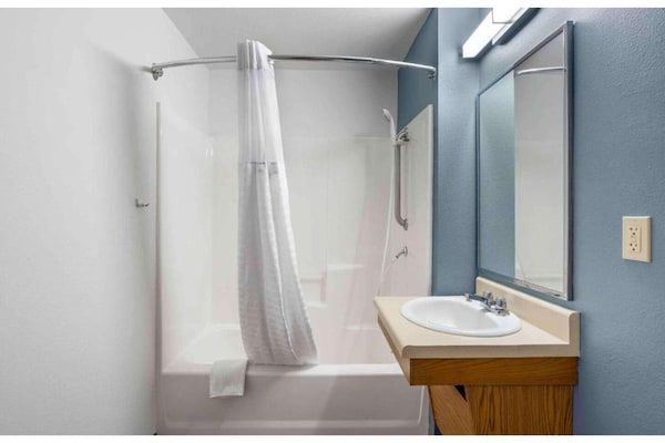 Foto van 2 Tweepersoonsbedden | Roken, Keuken - Vakantiehuis in Shreveport LA - BathRoom