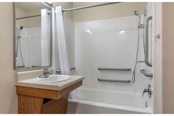 Foto van 2 Tweepersoonsbedden | Roken, Keuken - Vakantiehuis in Shreveport LA - BathRoom