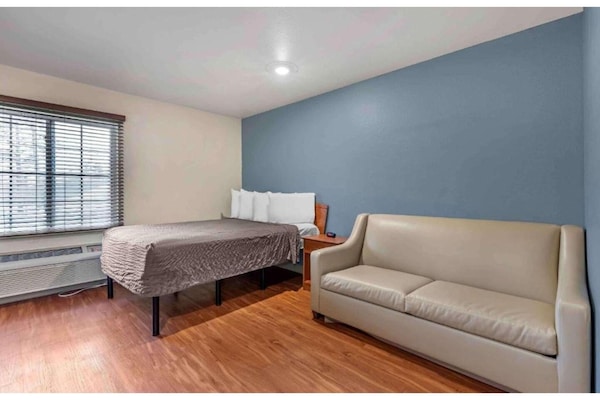 Foto van 1 Tweepersoonsbed | Ada/bad/niet-roken/keuken - Vakantiehuis in Shreveport LA - BedRoom
