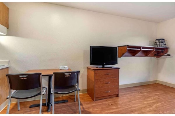 Foto van 1 Tweepersoonsbed | Ada/bad/niet-roken/keuken - Vakantiehuis in Shreveport LA - BedRoom