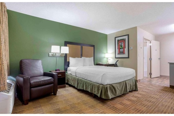 Foto van 1 Queensize Bed | Niet-roken, Keuken - Vakantiehuis in Baltimore MD - BedRoom