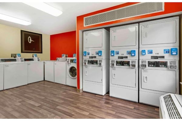 Foto van 1 Queensize Bed | Niet-roken, Keuken - Vakantiehuis in Baltimore MD - Facilities