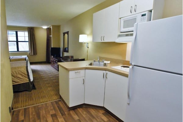 Foto van 1 Kingsize Bed | Suite, Nsmk, Keuken, Slaapbank - Vakantiehuis in Minneapolis MN - Kitchen