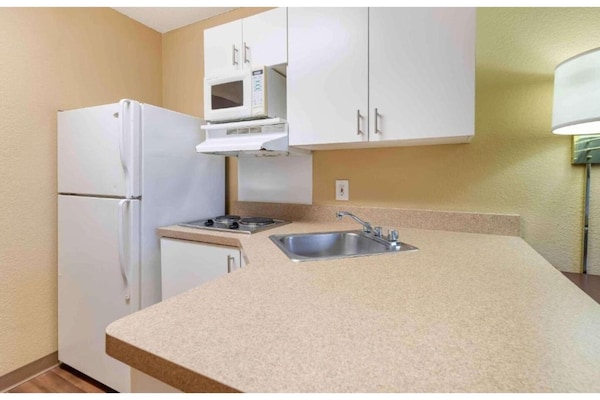 Foto van 1 Queensize Bed | Niet-roken, Keuken - Vakantiehuis in Minneapolis MN - Kitchen