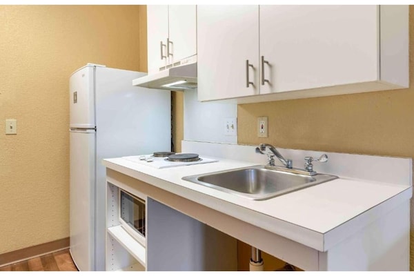 Foto van 1 Queensize Bed | Niet-roken, Keuken - Vakantiehuis in Minneapolis MN - Kitchen