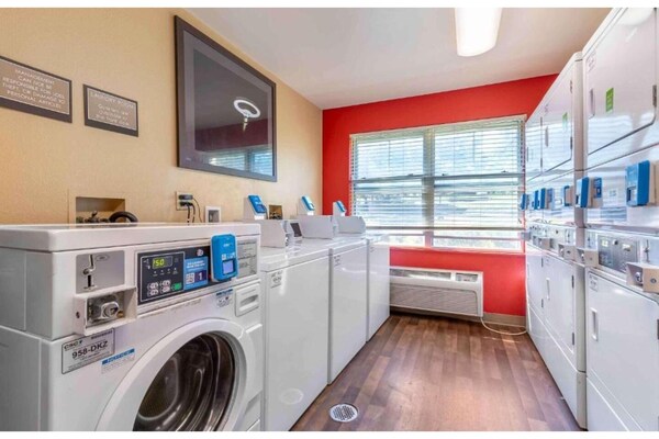 Foto van 1 Kingsize Bed | Toegankelijk Voor Gehoor, Keuken - Vakantiehuis in Jackson - Facilities