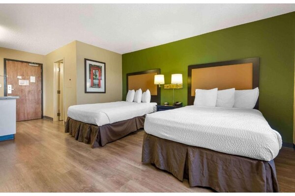 Foto van Studio 6 Buffalo | Gezellige kamer met 2 tweepersoonsbedden, NSMK | Keuken - BedRoom