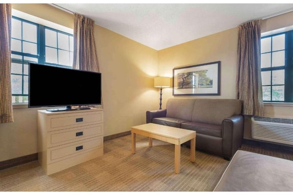 Foto van Studio 6 Buffalo | Gezellige kamer met 2 tweepersoonsbedden, NSMK | Keuken - BedRoom