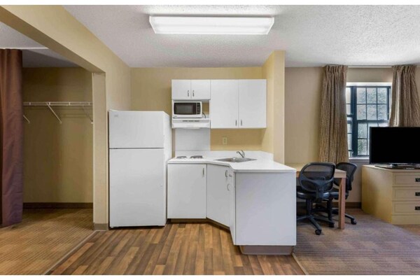 Foto van Studio 6 Buffalo | Gezellige kamer met 2 tweepersoonsbedden, NSMK | Keuken - Facilities