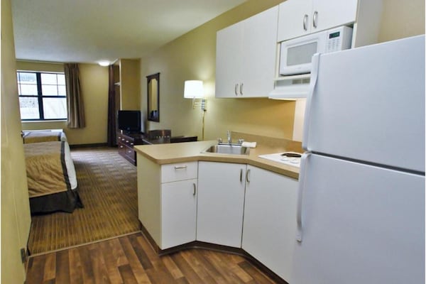 Foto van Studio 6 Buffalo | Gezellige kamer met 2 tweepersoonsbedden, NSMK | Keuken - Kitchen