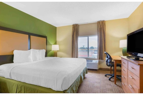 Foto van 1 Kingsize Bed | Niet-roken, Keuken - Vakantiehuis in Findlay OH - BedRoom