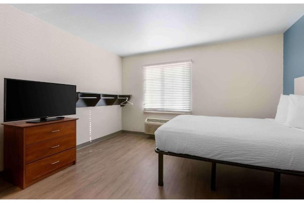 Foto van 1 Queensize Bed | Niet-roken, Keuken - Vakantiehuis in El Paso TX - BedRoom