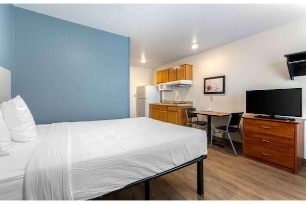 Foto van 1 Kingsize Bed | Toegankelijk Voor Gehoor, Keuken - Vakantiehuis in El Paso TX - BedRoom