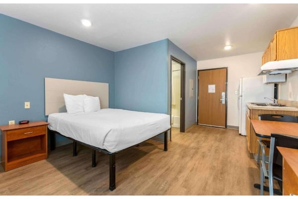 Foto van 1 Kingsize Bed | Toegankelijk Voor Gehoor, Keuken - Vakantiehuis in El Paso TX - BedRoom