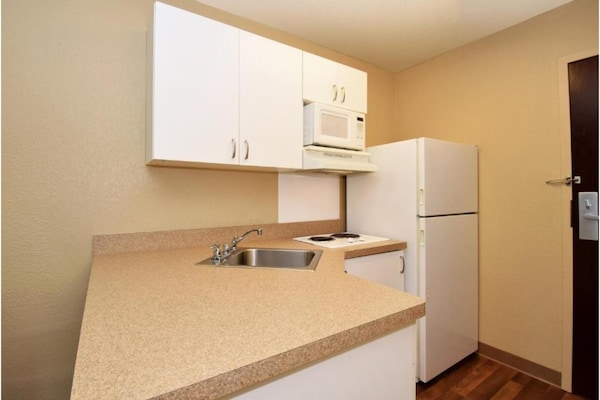 Foto van 1 queen bed | ADA/RI douche, niet-roken, keuken - Vakantiehuis in Seattle - Kitchen