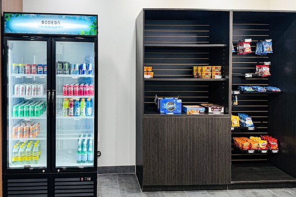 Foto van 2 tweepersoonsbedden|Toegankelijk voor mindervaliden|RI-badkamer|Keuken - Facilities