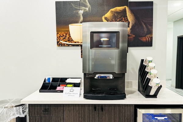 Foto van 2 tweepersoonsbedden|Toegankelijk voor mindervaliden|RI-badkamer|Keuken - Facilities
