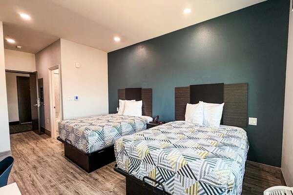 Foto van 2 tweepersoonsbedden | Rookvrij, Keuken - Vakantiehuis in Houston - BedRoom